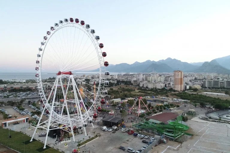 Heart of Antalya Lunapark